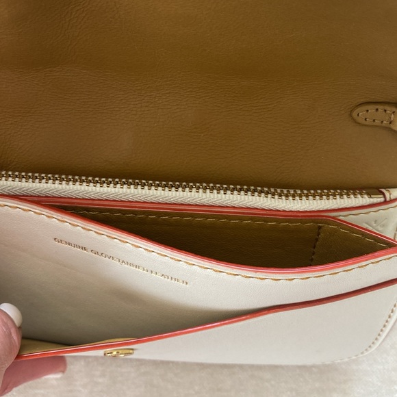 COACH 1941 Tea Rose Clutch CHALK
Wristlet Wallet - Picture 8 of 16